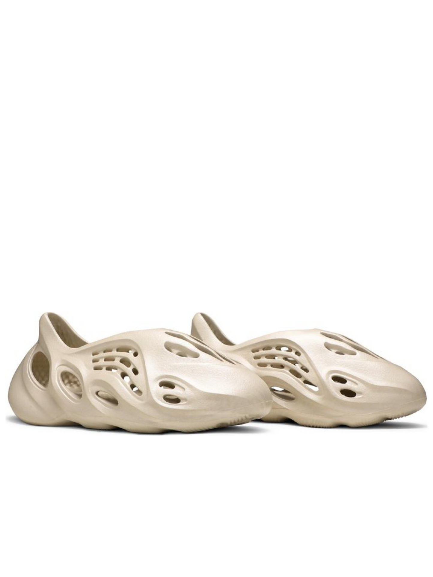 Yeezy Foam RNNR Sand (2022) FY4567
