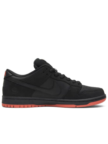 Nike SB Dunk Low Black Pigeon 883232-008