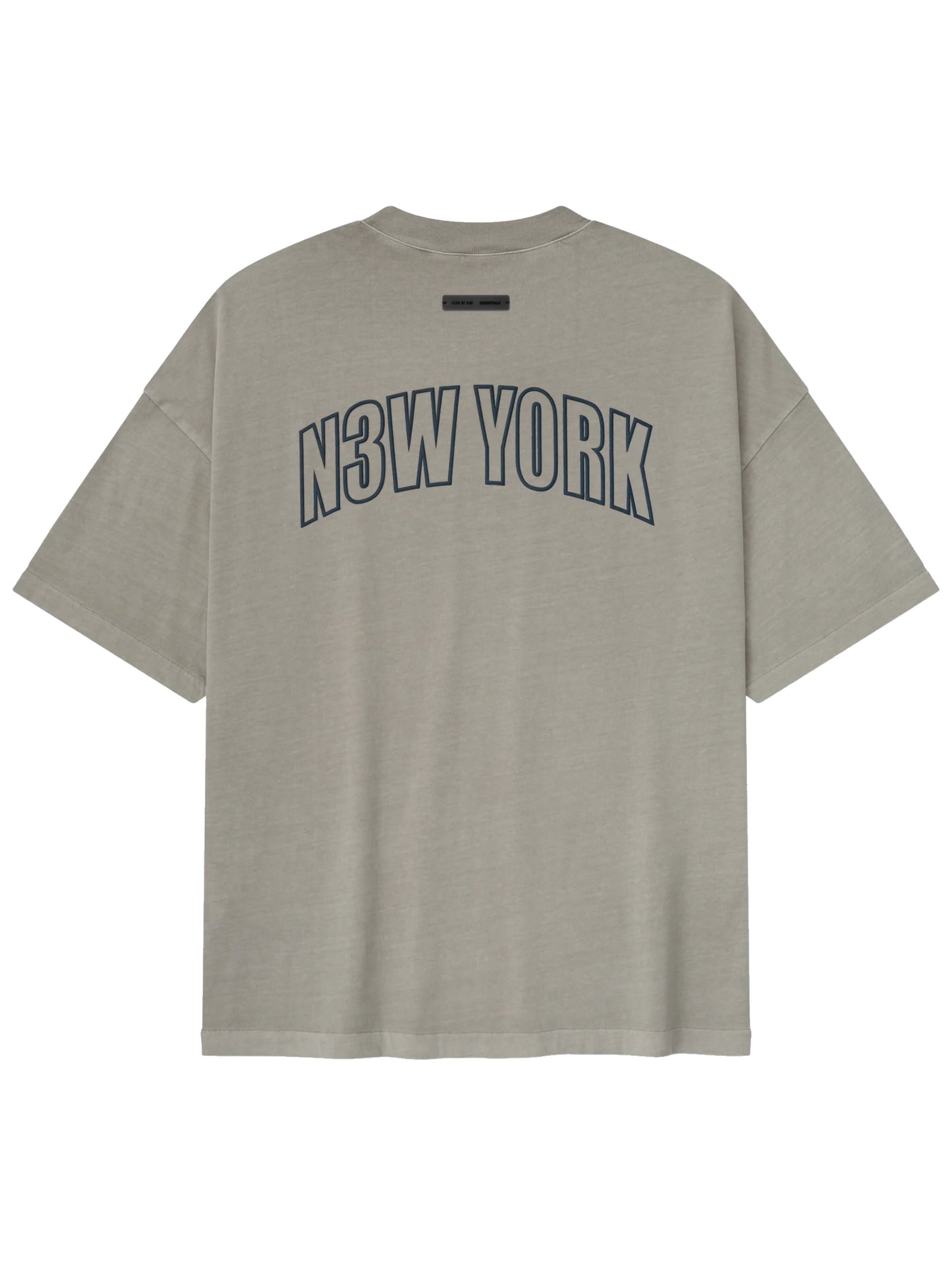 Essentials 25 Holiday New York 90s Tee Smoke Grey